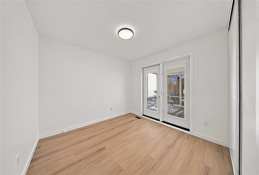 417 Burland, 4 Bedroom Bedrooms, 13 Room Rooms,2 BathroomBathrooms,Residential,For Sale,Burland,0