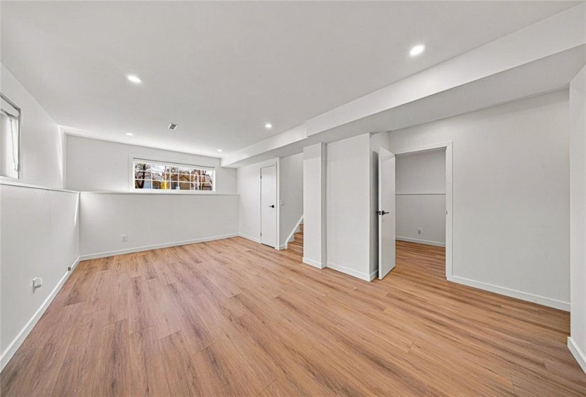 417 Burland, 4 Bedroom Bedrooms, 13 Room Rooms,2 BathroomBathrooms,Residential,For Sale,Burland,0