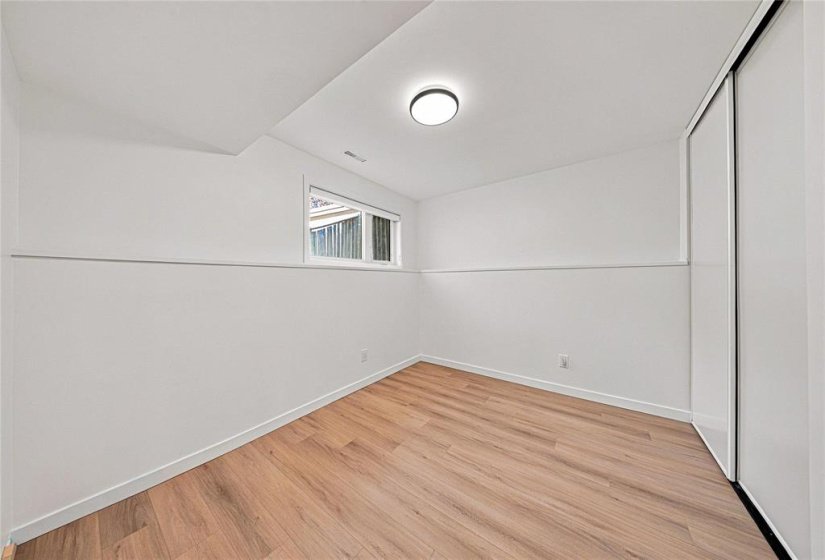 417 Burland, 4 Bedroom Bedrooms, 13 Room Rooms,2 BathroomBathrooms,Residential,For Sale,Burland,0