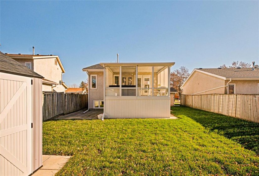 417 Burland, 4 Bedroom Bedrooms, 13 Room Rooms,2 BathroomBathrooms,Residential,For Sale,Burland,0