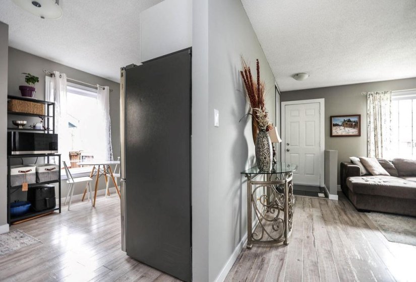 169 Southglen, 3 Bedroom Bedrooms, 13 Room Rooms,2 BathroomBathrooms,Residential,For Sale,Southglen,0