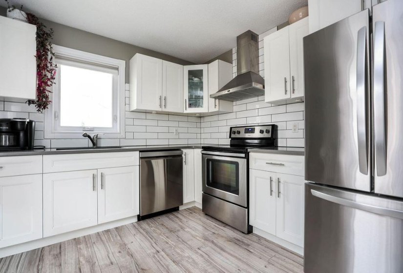 169 Southglen, 3 Bedroom Bedrooms, 13 Room Rooms,2 BathroomBathrooms,Residential,For Sale,Southglen,0