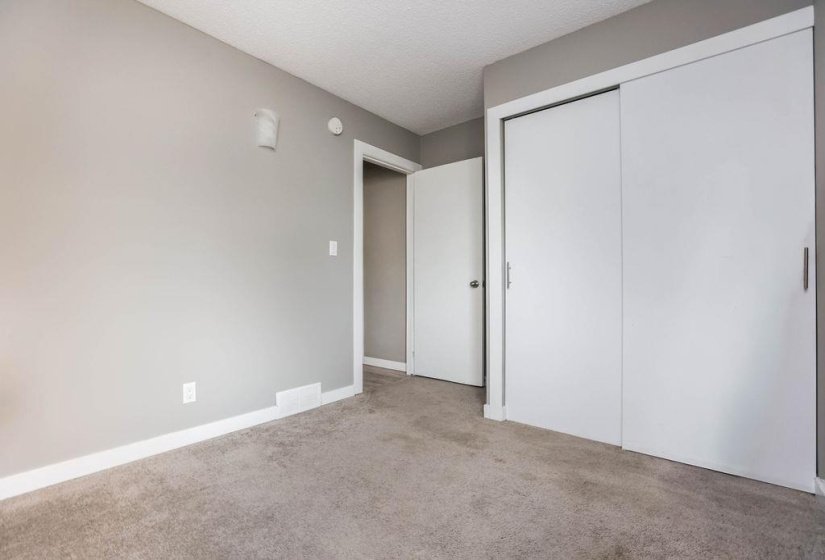 169 Southglen, 3 Bedroom Bedrooms, 13 Room Rooms,2 BathroomBathrooms,Residential,For Sale,Southglen,0
