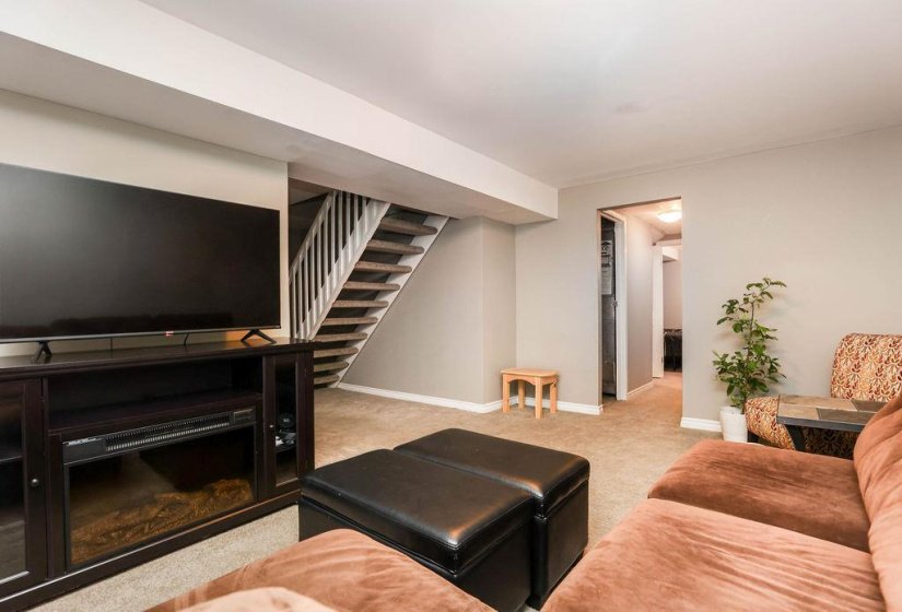 169 Southglen, 3 Bedroom Bedrooms, 13 Room Rooms,2 BathroomBathrooms,Residential,For Sale,Southglen,0
