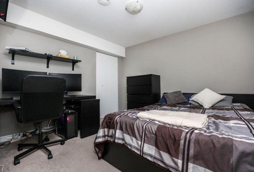 169 Southglen, 3 Bedroom Bedrooms, 13 Room Rooms,2 BathroomBathrooms,Residential,For Sale,Southglen,0