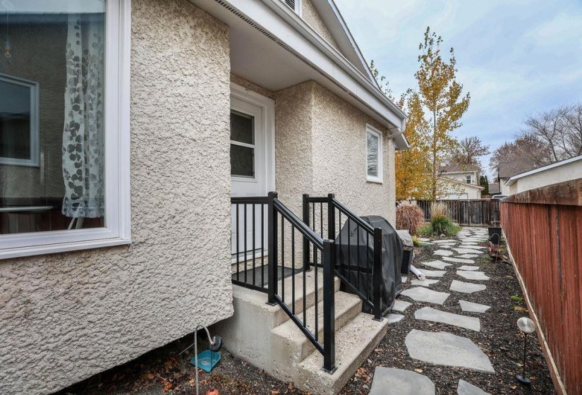 169 Southglen, 3 Bedroom Bedrooms, 13 Room Rooms,2 BathroomBathrooms,Residential,For Sale,Southglen,0