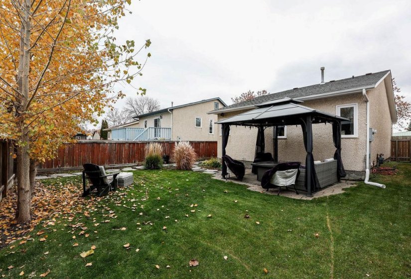 169 Southglen, 3 Bedroom Bedrooms, 13 Room Rooms,2 BathroomBathrooms,Residential,For Sale,Southglen,0