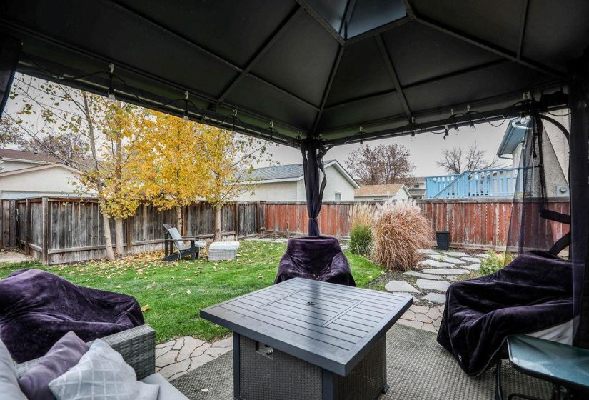 169 Southglen, 3 Bedroom Bedrooms, 13 Room Rooms,2 BathroomBathrooms,Residential,For Sale,Southglen,0