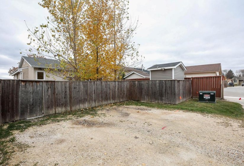 169 Southglen, 3 Bedroom Bedrooms, 13 Room Rooms,2 BathroomBathrooms,Residential,For Sale,Southglen,0