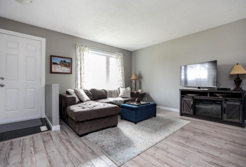 169 Southglen, 3 Bedroom Bedrooms, 13 Room Rooms,2 BathroomBathrooms,Residential,For Sale,Southglen,0