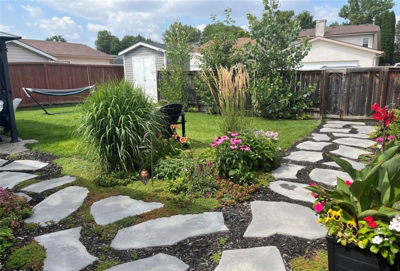 169 Southglen, 3 Bedroom Bedrooms, 13 Room Rooms,2 BathroomBathrooms,Residential,For Sale,Southglen,0
