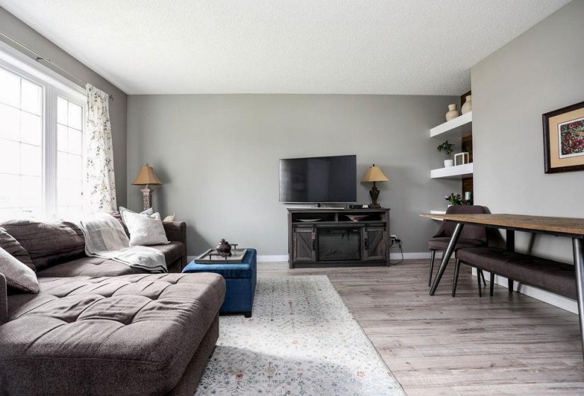 169 Southglen, 3 Bedroom Bedrooms, 13 Room Rooms,2 BathroomBathrooms,Residential,For Sale,Southglen,0