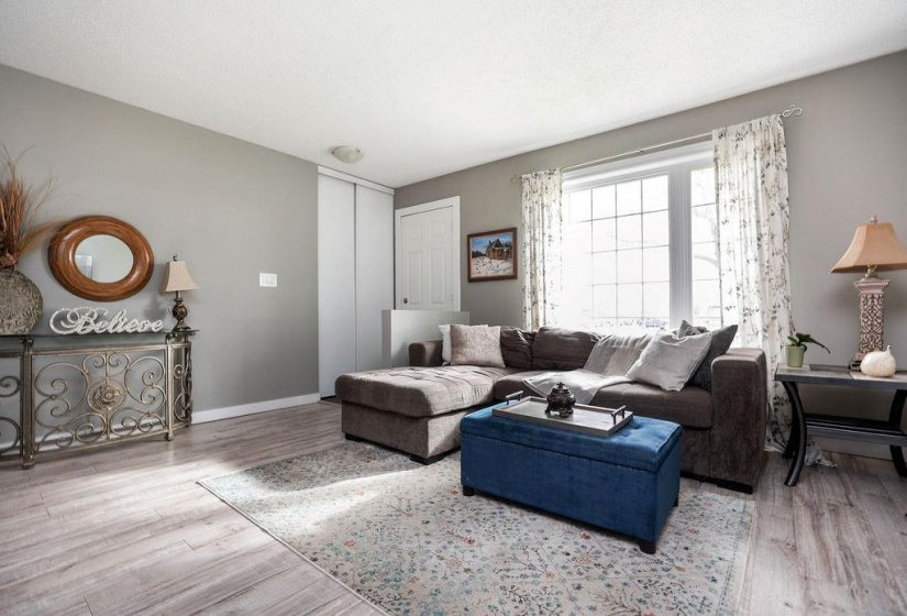 169 Southglen, 3 Bedroom Bedrooms, 13 Room Rooms,2 BathroomBathrooms,Residential,For Sale,Southglen,0