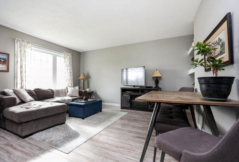 169 Southglen, 3 Bedroom Bedrooms, 13 Room Rooms,2 BathroomBathrooms,Residential,For Sale,Southglen,0