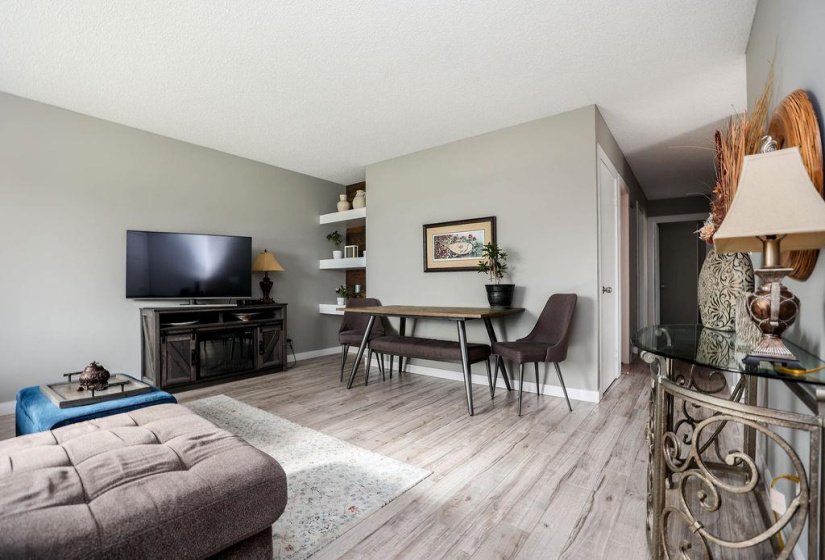 169 Southglen, 3 Bedroom Bedrooms, 13 Room Rooms,2 BathroomBathrooms,Residential,For Sale,Southglen,0