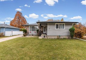 71 Buckle, 3 Bedroom Bedrooms, 13 Room Rooms,2 BathroomBathrooms,Residential,For Sale,Buckle,0 71 Buckle, 3 Bedroom Bedrooms, 13 Room Rooms,2 BathroomBathrooms,Residential,For Sale,Buckle,0