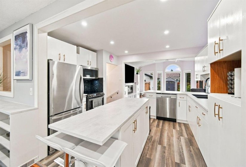 42 Monaco, 3 Bedroom Bedrooms, 10 Room Rooms,2 BathroomBathrooms,Residential,For Sale,Monaco,0