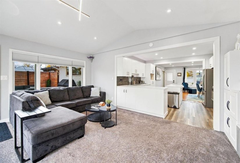 42 Monaco, 3 Bedroom Bedrooms, 10 Room Rooms,2 BathroomBathrooms,Residential,For Sale,Monaco,0