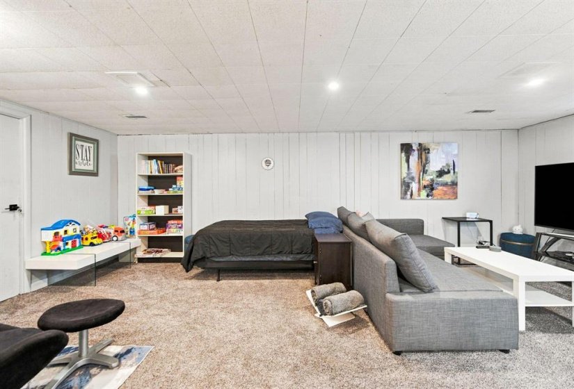 42 Monaco, 3 Bedroom Bedrooms, 10 Room Rooms,2 BathroomBathrooms,Residential,For Sale,Monaco,0