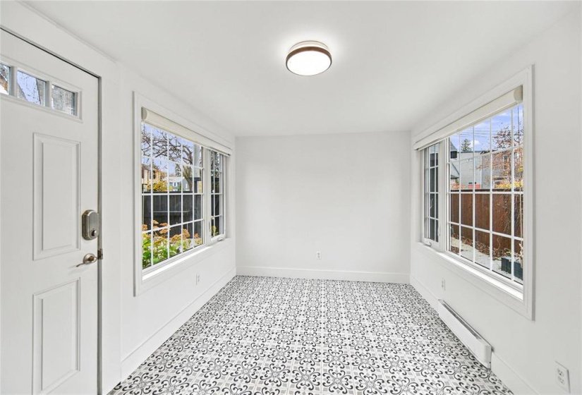 403 Niagara, 2 Bedroom Bedrooms, 9 Room Rooms,1 BathroomBathrooms,Residential,For Sale,Niagara,0