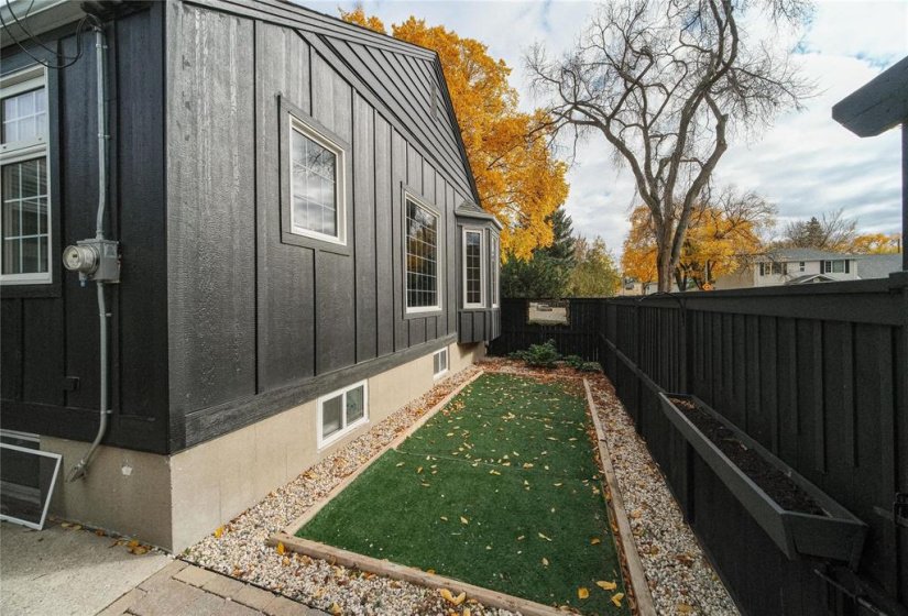 403 Niagara, 2 Bedroom Bedrooms, 9 Room Rooms,1 BathroomBathrooms,Residential,For Sale,Niagara,0