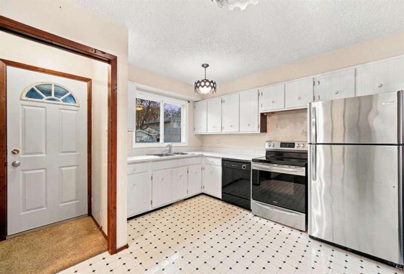 160 Larche, 3 Bedroom Bedrooms, 10 Room Rooms,2 BathroomBathrooms,Residential,For Sale,Larche,0