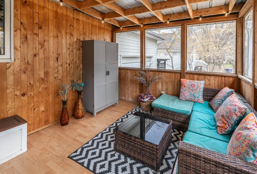 105 Barkman, 3 Bedroom Bedrooms, 10 Room Rooms,1 BathroomBathrooms,Residential,For Sale,Barkman,0