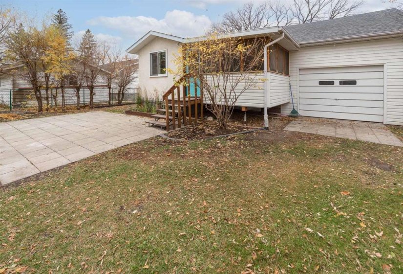 105 Barkman, 3 Bedroom Bedrooms, 10 Room Rooms,1 BathroomBathrooms,Residential,For Sale,Barkman,0