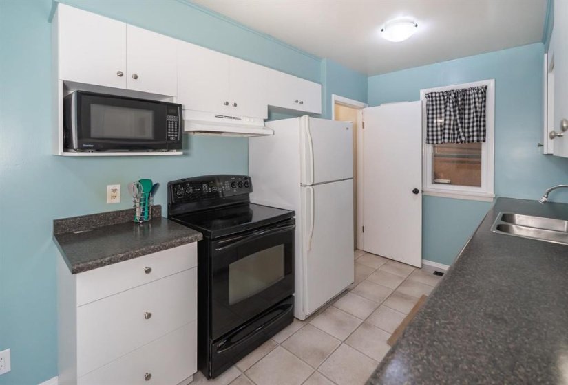 105 Barkman, 3 Bedroom Bedrooms, 10 Room Rooms,1 BathroomBathrooms,Residential,For Sale,Barkman,0