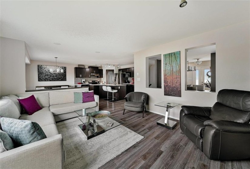 2 Kowalsky, 4 Bedroom Bedrooms, 14 Room Rooms,3 BathroomBathrooms,Residential,For Sale,Kowalsky,0