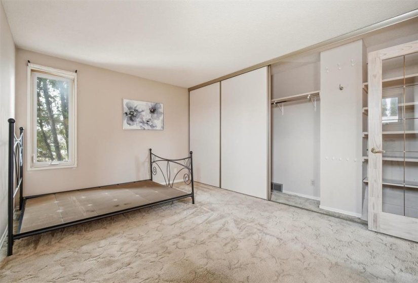 166 Rose Hill, 3 Bedroom Bedrooms, 8 Room Rooms,2 BathroomBathrooms,Residential,For Sale,Rose Hill,0