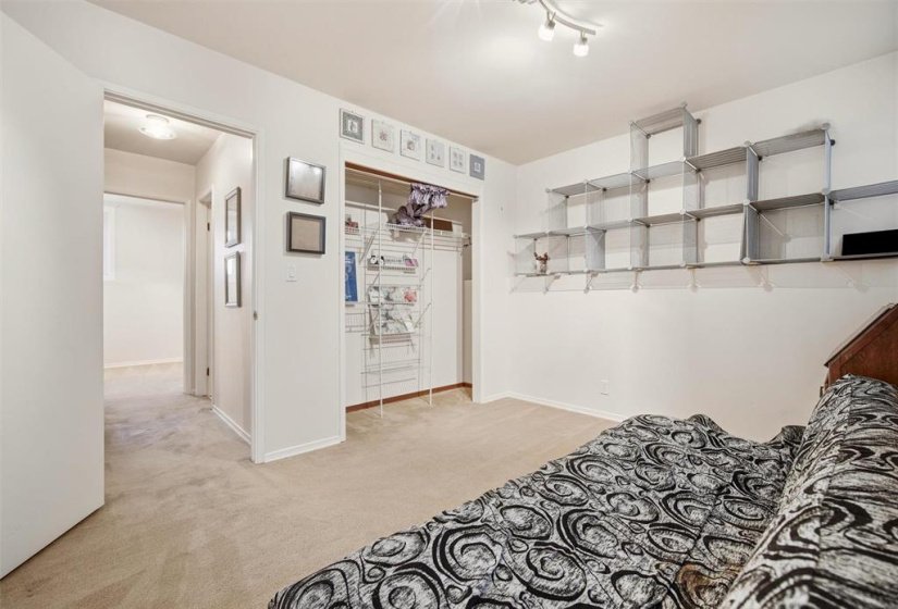 166 Rose Hill, 3 Bedroom Bedrooms, 8 Room Rooms,2 BathroomBathrooms,Residential,For Sale,Rose Hill,0