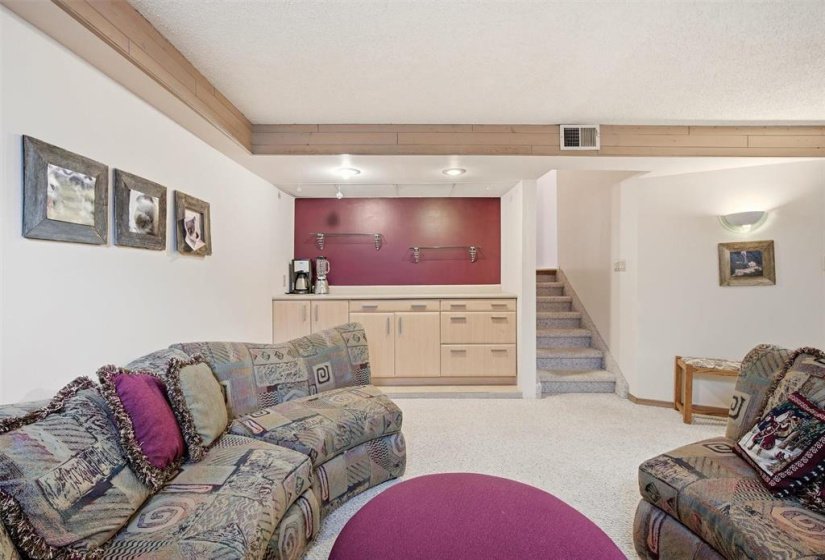 166 Rose Hill, 3 Bedroom Bedrooms, 8 Room Rooms,2 BathroomBathrooms,Residential,For Sale,Rose Hill,0