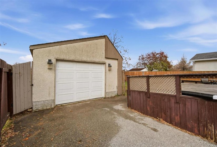 166 Rose Hill, 3 Bedroom Bedrooms, 8 Room Rooms,2 BathroomBathrooms,Residential,For Sale,Rose Hill,0