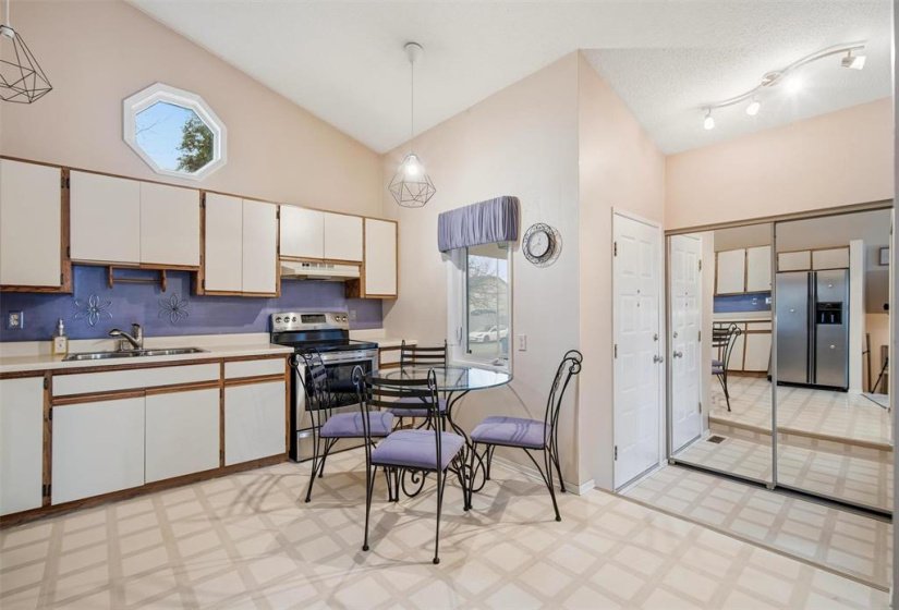 166 Rose Hill, 3 Bedroom Bedrooms, 8 Room Rooms,2 BathroomBathrooms,Residential,For Sale,Rose Hill,0