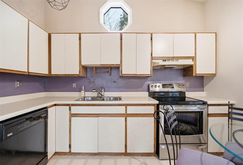 166 Rose Hill, 3 Bedroom Bedrooms, 8 Room Rooms,2 BathroomBathrooms,Residential,For Sale,Rose Hill,0