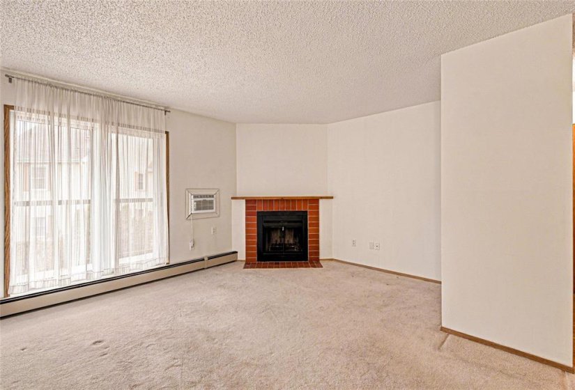 658 Kenaston, 2 Bedroom Bedrooms, 6 Room Rooms,1 BathroomBathrooms,Condominium,For Sale,Kenaston,0
