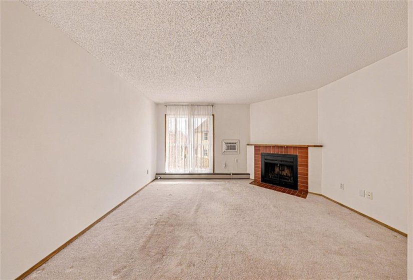 658 Kenaston, 2 Bedroom Bedrooms, 6 Room Rooms,1 BathroomBathrooms,Condominium,For Sale,Kenaston,0