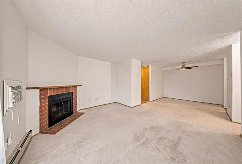 658 Kenaston, 2 Bedroom Bedrooms, 6 Room Rooms,1 BathroomBathrooms,Condominium,For Sale,Kenaston,0