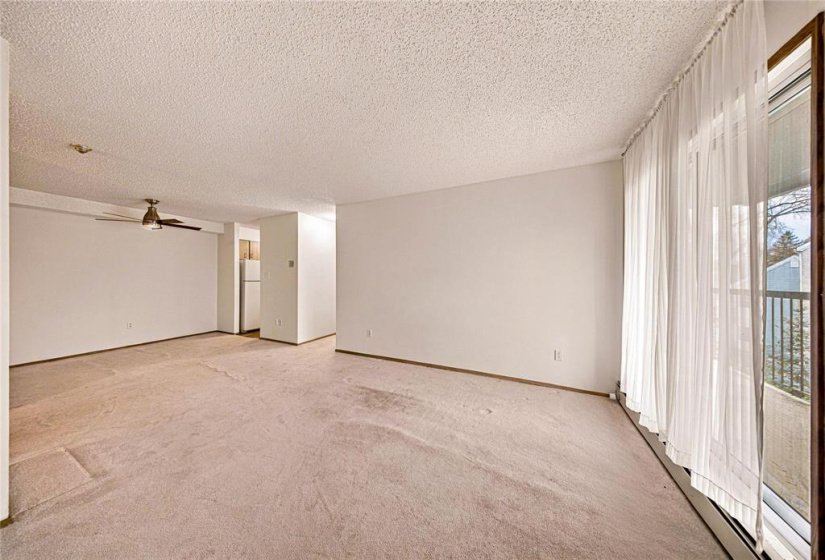 658 Kenaston, 2 Bedroom Bedrooms, 6 Room Rooms,1 BathroomBathrooms,Condominium,For Sale,Kenaston,0