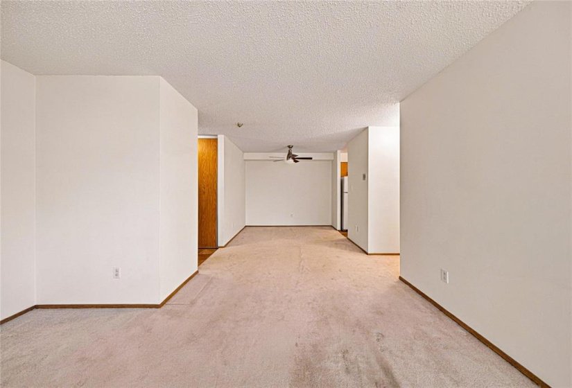 658 Kenaston, 2 Bedroom Bedrooms, 6 Room Rooms,1 BathroomBathrooms,Condominium,For Sale,Kenaston,0