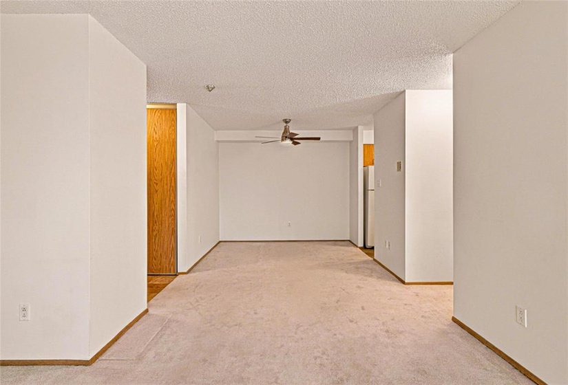 658 Kenaston, 2 Bedroom Bedrooms, 6 Room Rooms,1 BathroomBathrooms,Condominium,For Sale,Kenaston,0