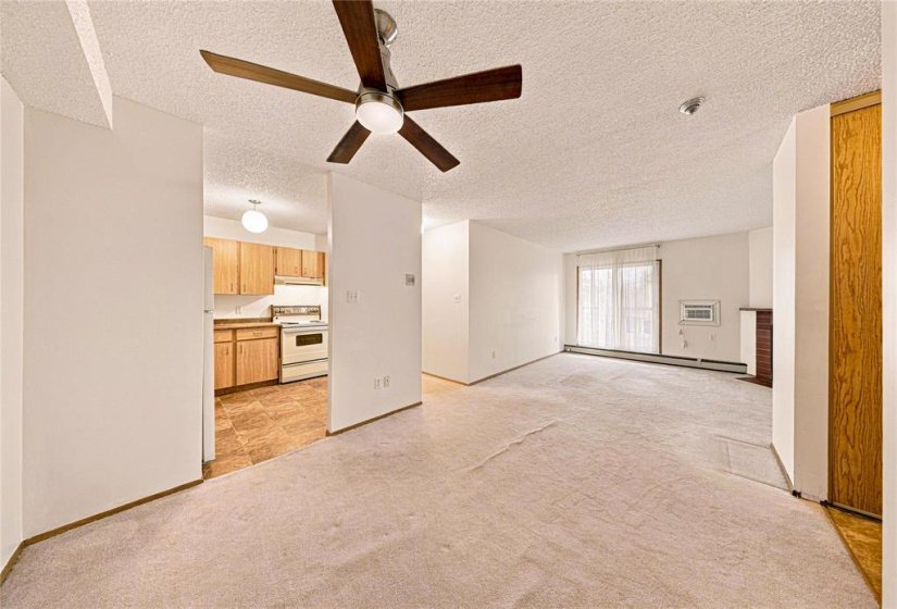 658 Kenaston, 2 Bedroom Bedrooms, 6 Room Rooms,1 BathroomBathrooms,Condominium,For Sale,Kenaston,0