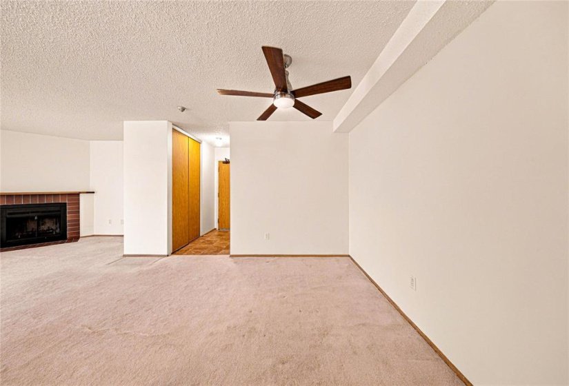 658 Kenaston, 2 Bedroom Bedrooms, 6 Room Rooms,1 BathroomBathrooms,Condominium,For Sale,Kenaston,0