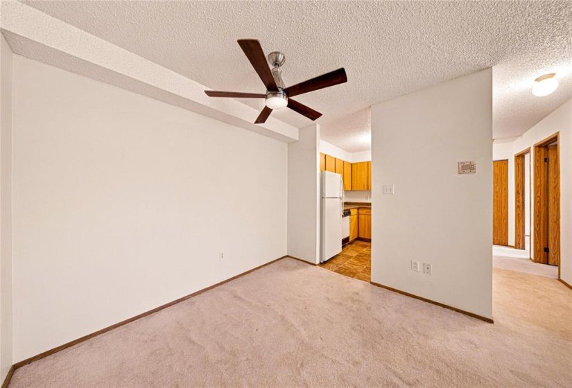 658 Kenaston, 2 Bedroom Bedrooms, 6 Room Rooms,1 BathroomBathrooms,Condominium,For Sale,Kenaston,0