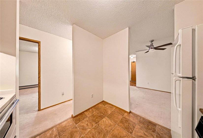 658 Kenaston, 2 Bedroom Bedrooms, 6 Room Rooms,1 BathroomBathrooms,Condominium,For Sale,Kenaston,0