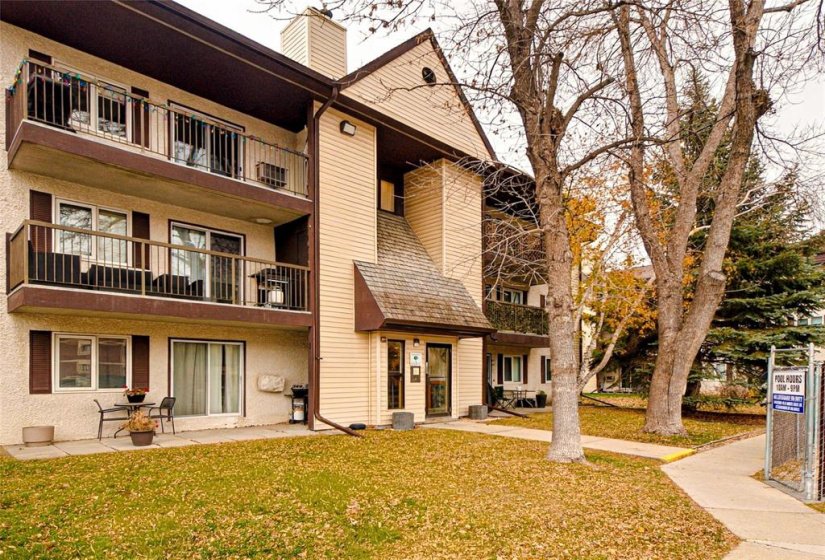 658 Kenaston, 2 Bedroom Bedrooms, 6 Room Rooms,1 BathroomBathrooms,Condominium,For Sale,Kenaston,0