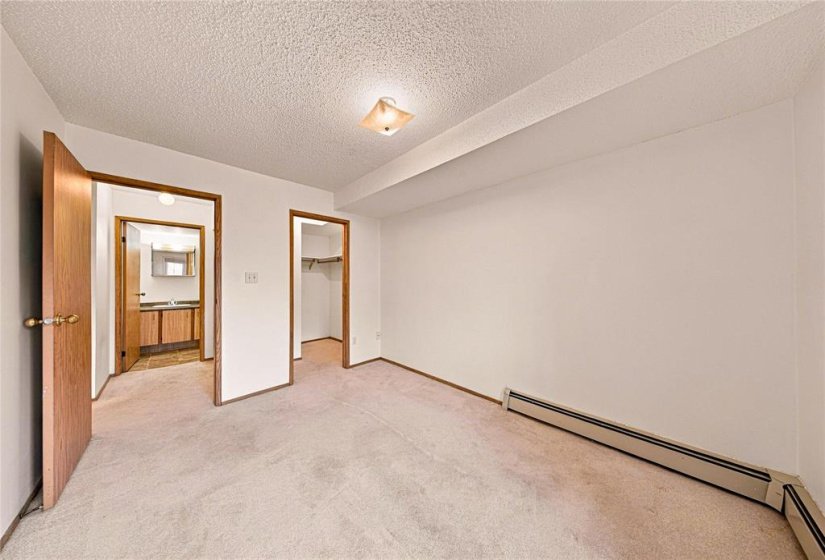 658 Kenaston, 2 Bedroom Bedrooms, 6 Room Rooms,1 BathroomBathrooms,Condominium,For Sale,Kenaston,0