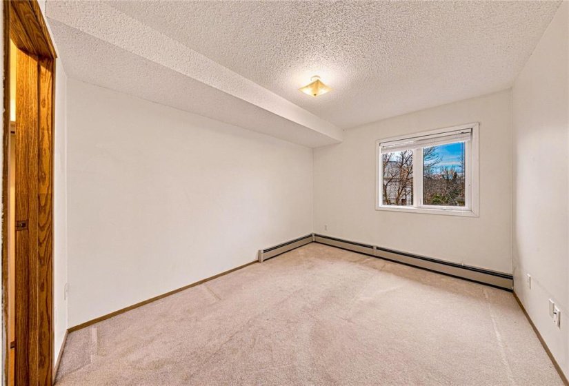 658 Kenaston, 2 Bedroom Bedrooms, 6 Room Rooms,1 BathroomBathrooms,Condominium,For Sale,Kenaston,0