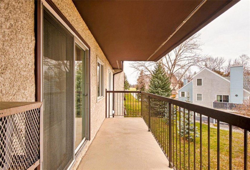 658 Kenaston, 2 Bedroom Bedrooms, 6 Room Rooms,1 BathroomBathrooms,Condominium,For Sale,Kenaston,0